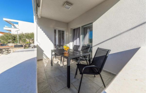 Nice Apartment In Okrug Gornji With Wi-Fi